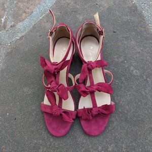 Anthropologie Bow T-Strap Heels Size 6 (36)